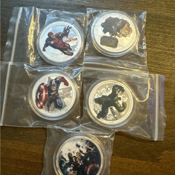Marvel Superhero Collectible Coins - Picture 1 of 3